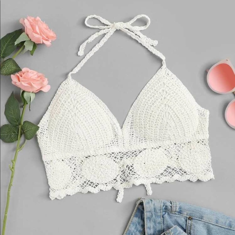 📍SOLD📍 Knot crotchet halter top